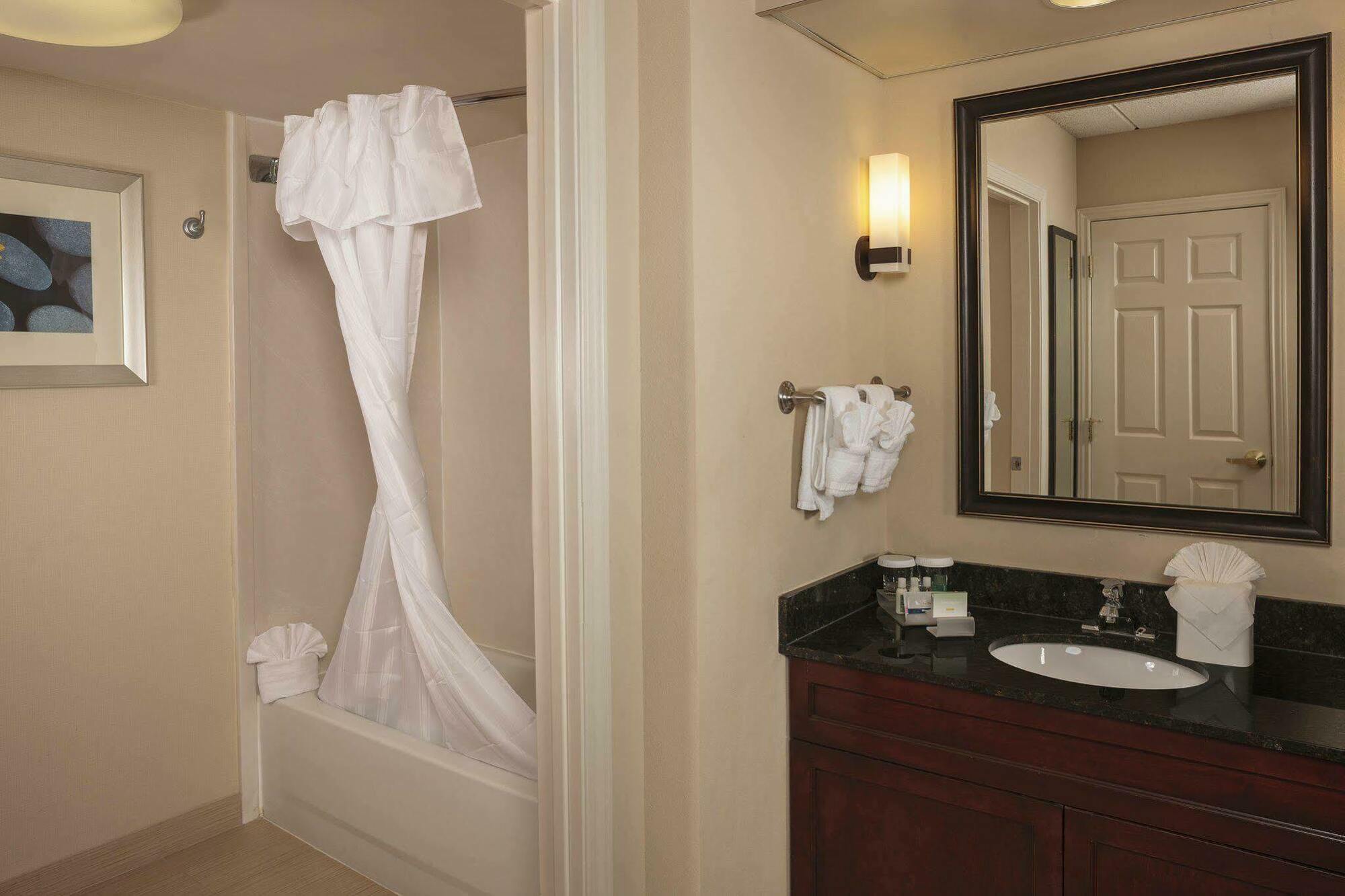 Homewood Suites By Hilton Dallas Market Center Exteriör bild